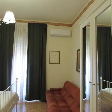 Etna Sicilian House لينغواغلوسا